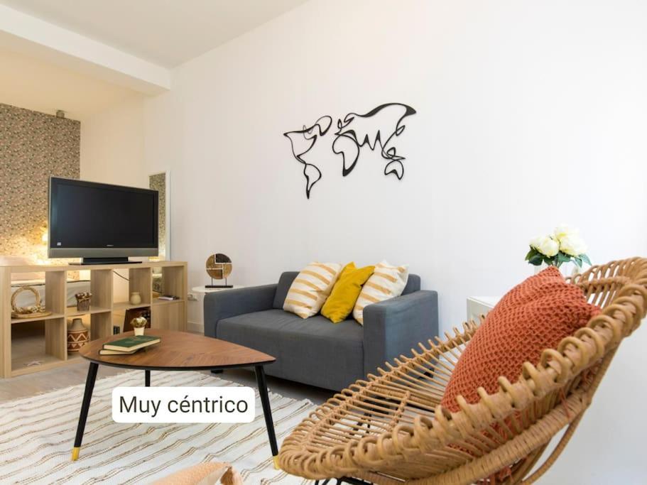 Moderno Apartamento En Casco Historico + Desayuno! Saragozza Esterno foto