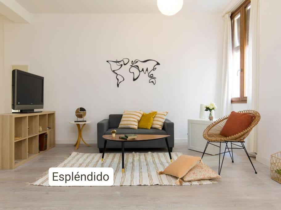 Moderno Apartamento En Casco Historico + Desayuno! Saragozza Esterno foto